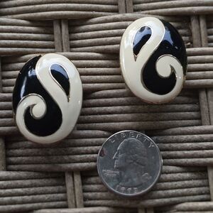 Vintage Elegant Black and Cream Swirl Clip On Earrings